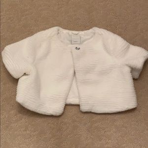 White foux fur sort slave sweater